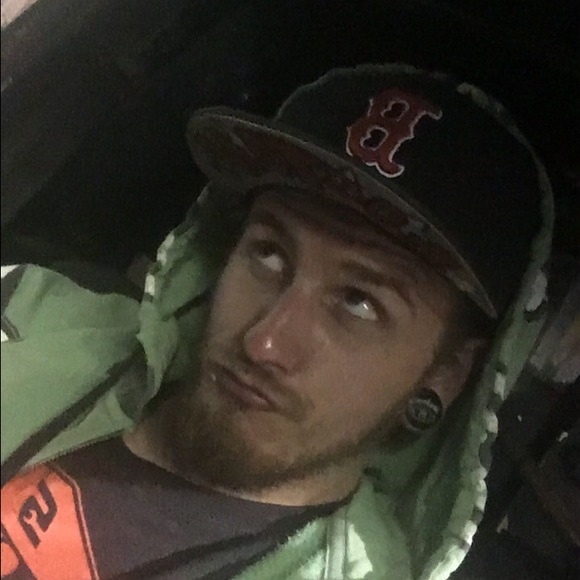 Profile Picture of Aaron Redd (@dieselreddawg96) on Poshmark