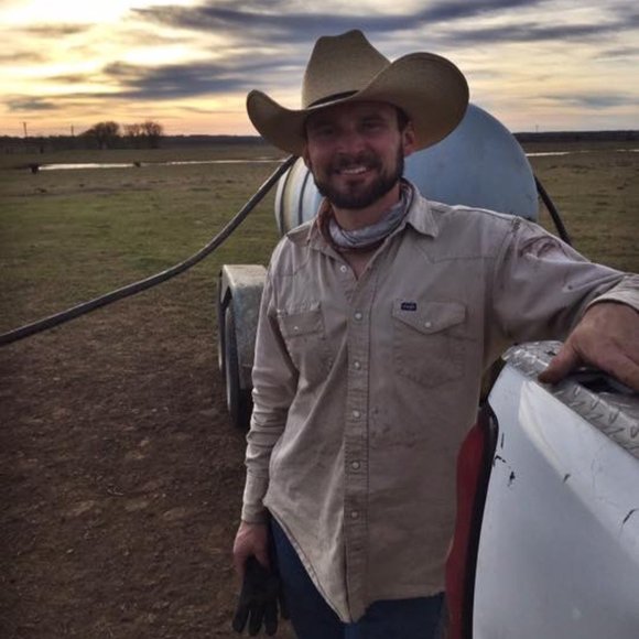 Profile Picture of Tito Manterola (@titomanterola) on Poshmark