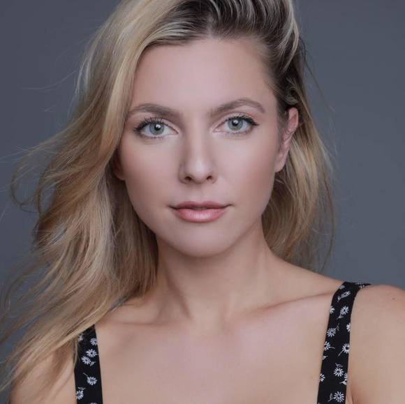 Profile Picture of Kimberly Senser (@unsensered) on Poshmark