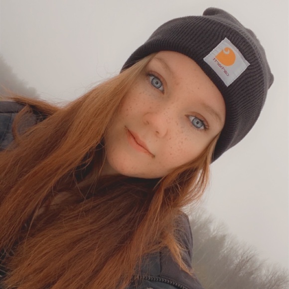 Profile Picture of Amanda Shyne (@amandashyne) on Poshmark