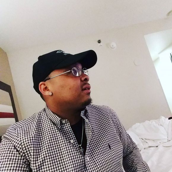 Profile Picture of Steve Jr. (@skeezbihhh) on Poshmark