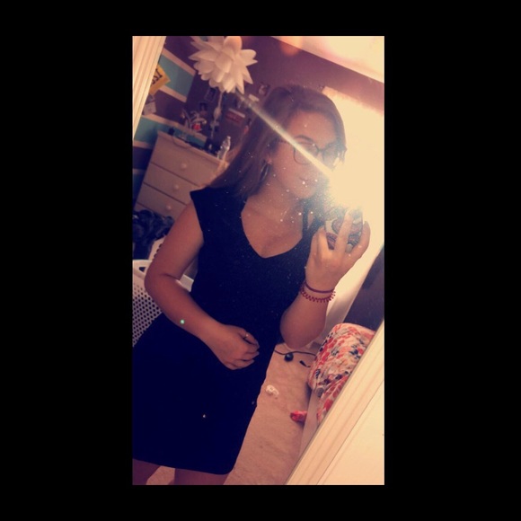 Profile Picture of Olivia Feyh (@livfeyh) on Poshmark