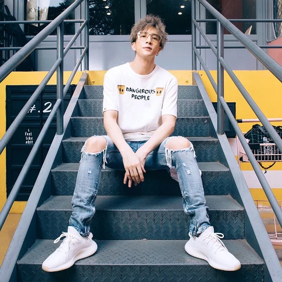 Profile Picture of Jason Zheng (@jason_mu_mu) on Poshmark