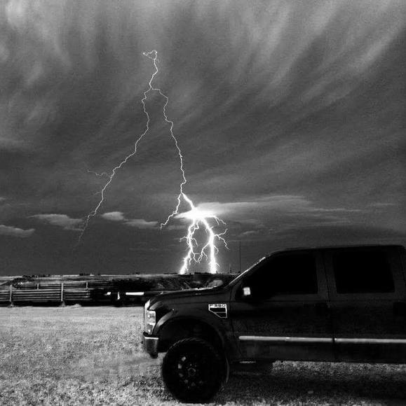 Profile Picture of Nathan Hale (@halenate0523) on Poshmark