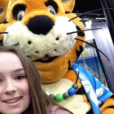 Profile Picture of Cydney Leigh Irving (@LeighCydney) on Twitter