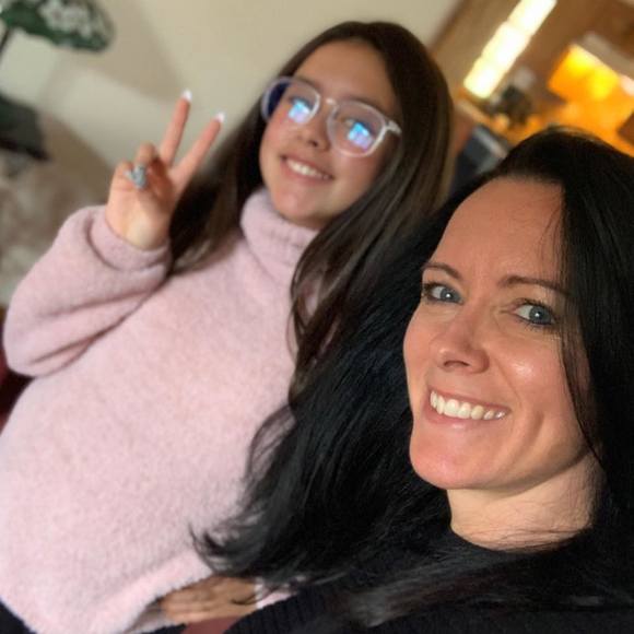 Profile Picture of Krystal Stravato (@krystal0820) on Poshmark