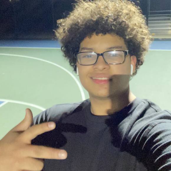 Profile Picture of Christopher Colon (@christopherc143) on Poshmark