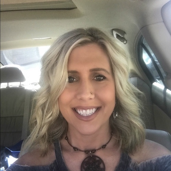 Profile Picture of Karen Disandro (@kdisandro111) on Poshmark