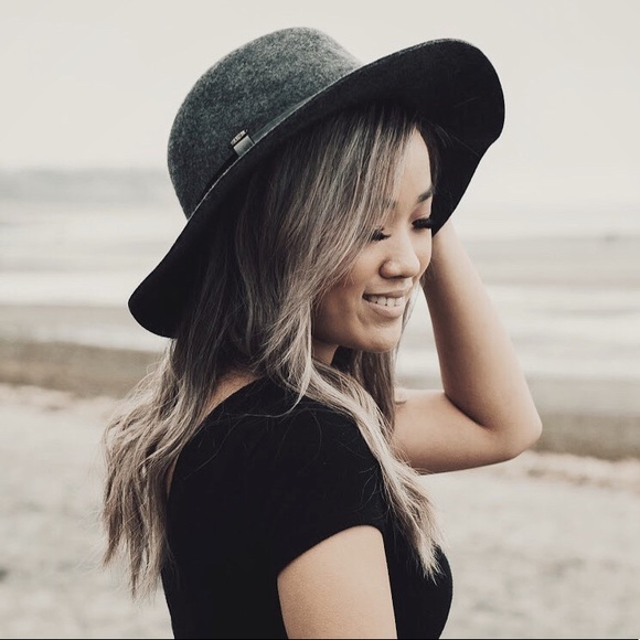 Profile Picture of Shayla Hocking (@shaylahocking) on Poshmark