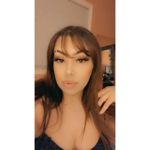 Profile Picture of Alicia Barretto (@urbanrican) on Poshmark