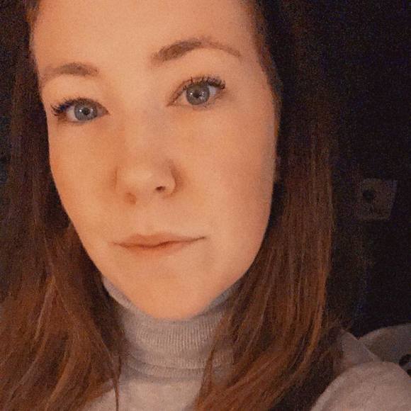 Alexis Cullen - Poshmark Profile Picture of Alexis Cullen (@aeicullen) on Poshmark