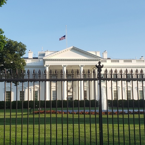 Profile Picture of Timothy Fairse (@timfai0105) on Poshmark