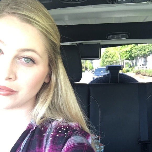 Profile Picture of Erica Dahlen (@ericadahlen) on Poshmark