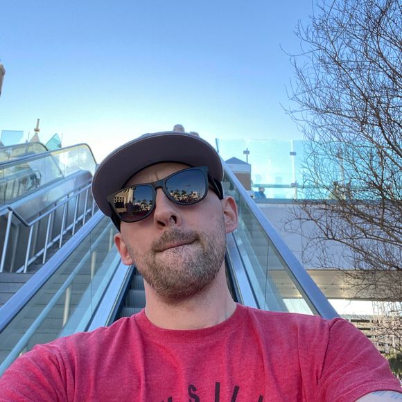 Profile Picture of Michael Somma (@michael_somma) on Poshmark