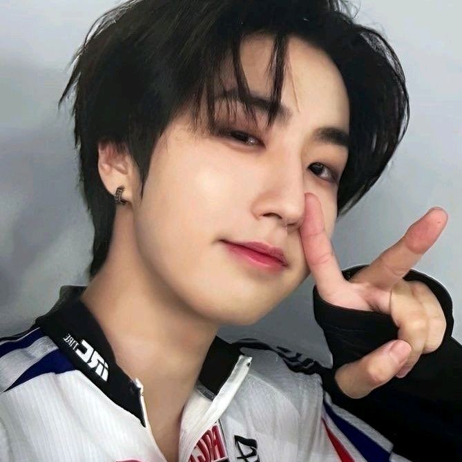 Profile Picture of яблоко и вода (@kylebaeka) on Tiktok