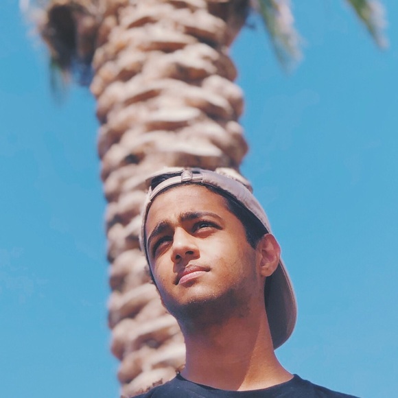 Profile Picture of Hamza Ahmed (@hamza48) on Poshmark