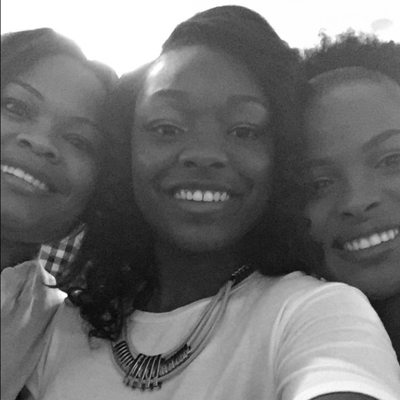 Profile Picture of Danielle Coffman (@_viictorriaa) on Poshmark