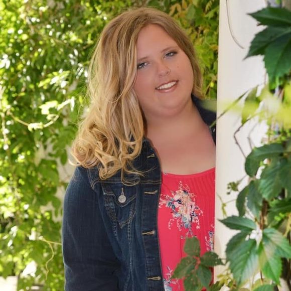 Profile Picture of Brianna Farmer (@band57) on Poshmark