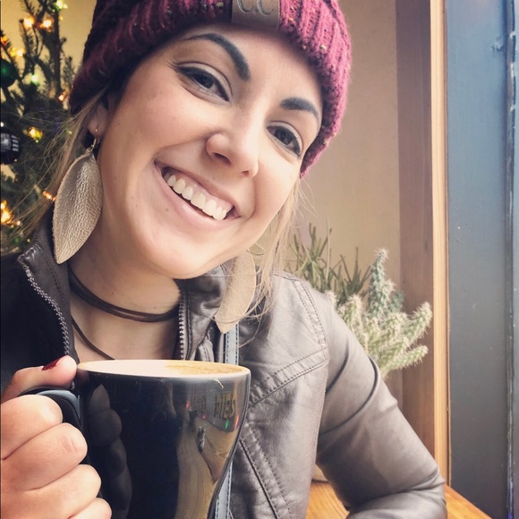Profile Picture of Karla Downs (@karldow) on Poshmark