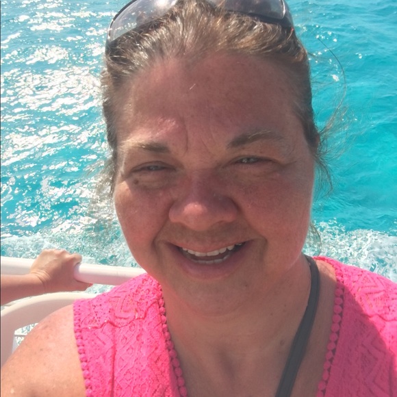 Profile Picture of Kimberly Veigel (@kimberlyveigel) on Poshmark