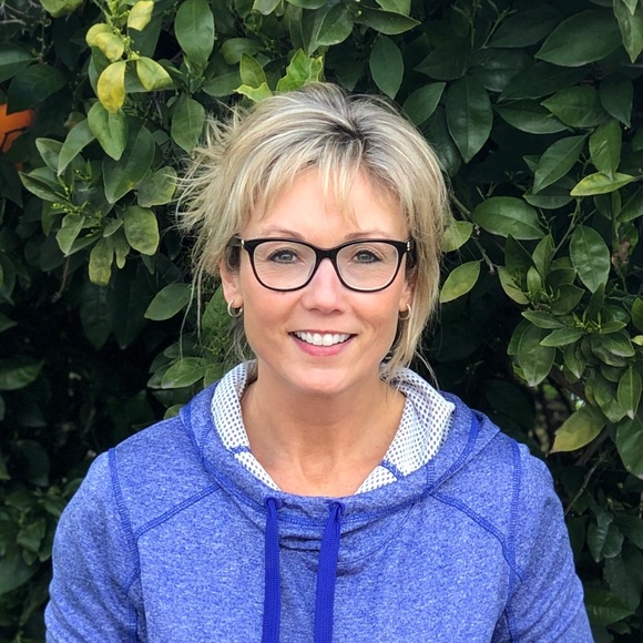 Profile Picture of Christin Hubble (@akhubbub) on Poshmark