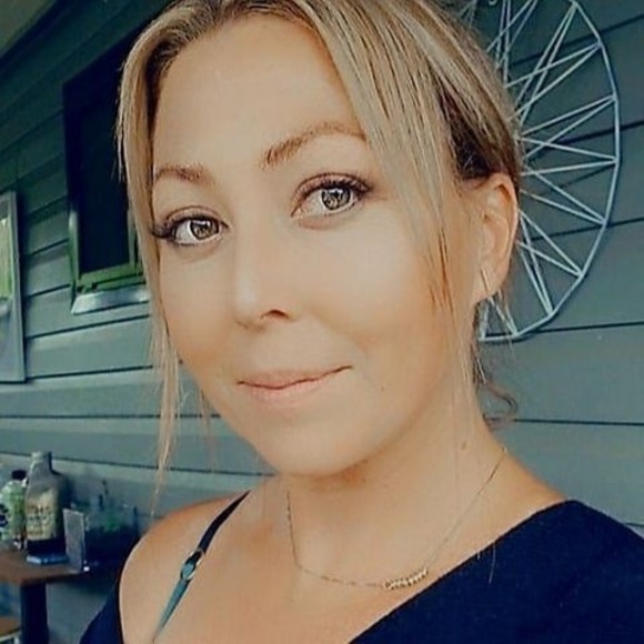 Profile Picture of Sarah Skorupa (@sar_mick9) on Poshmark