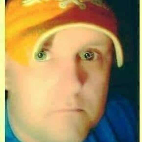 Profile Picture of Mitchell Battle (@mitchellbattle) on Poshmark