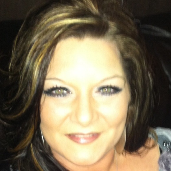 Profile Picture of Jo Hall (@hallboy) on Poshmark