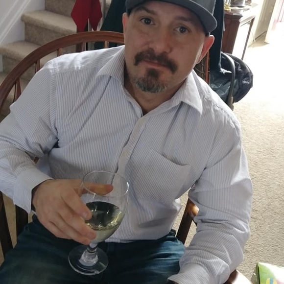 Profile Picture of Danny Allen (@dannyleguns) on Poshmark