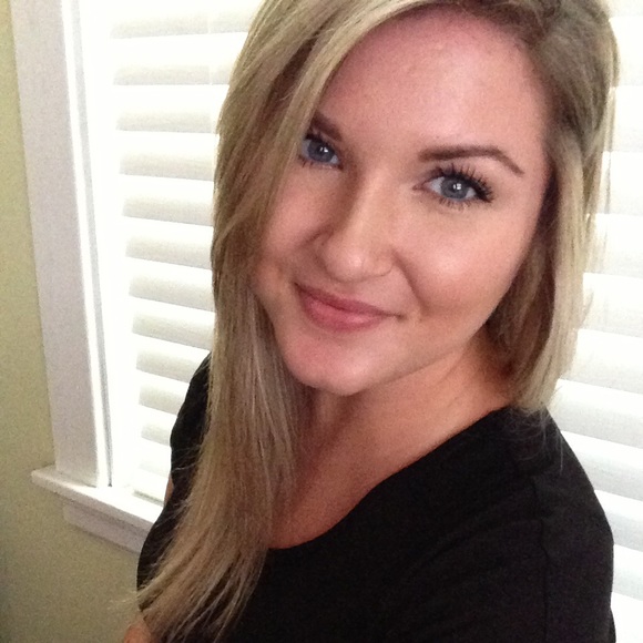 Profile Picture of Caitlin Fowler (@cprowl) on Poshmark