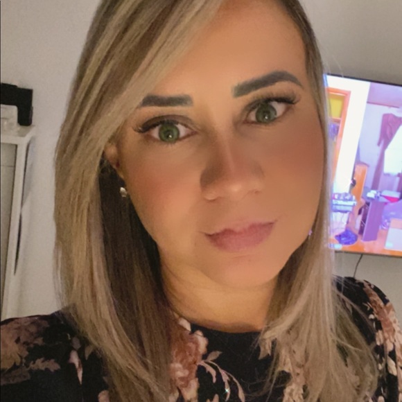 Profile Picture of Paula Caetano (@paulacaetanos) on Poshmark