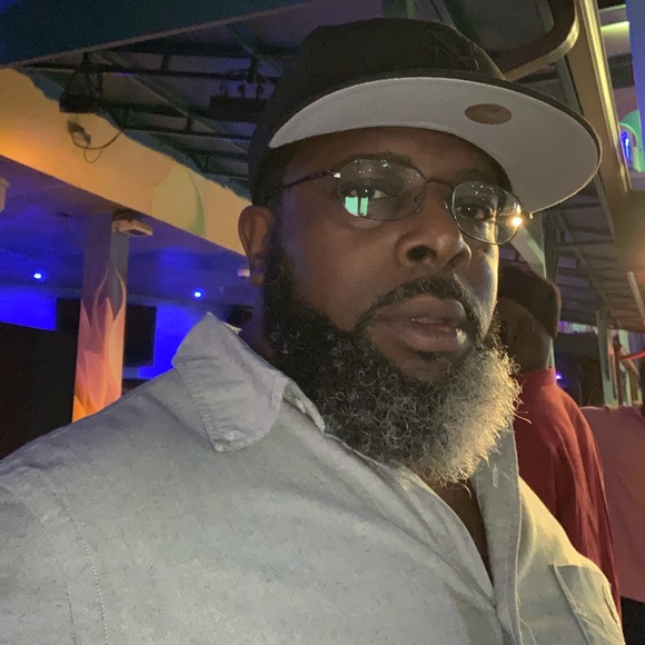 Profile Picture of Gregory Sinclair (@gstroke031) on Poshmark