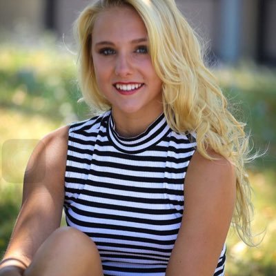 Profile Picture of Alexa (@alexaaaa_peck) on Twitter