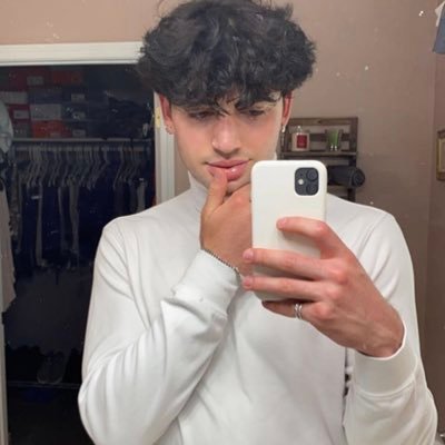 Profile Picture of Garrett (@overboe_25) on Twitter