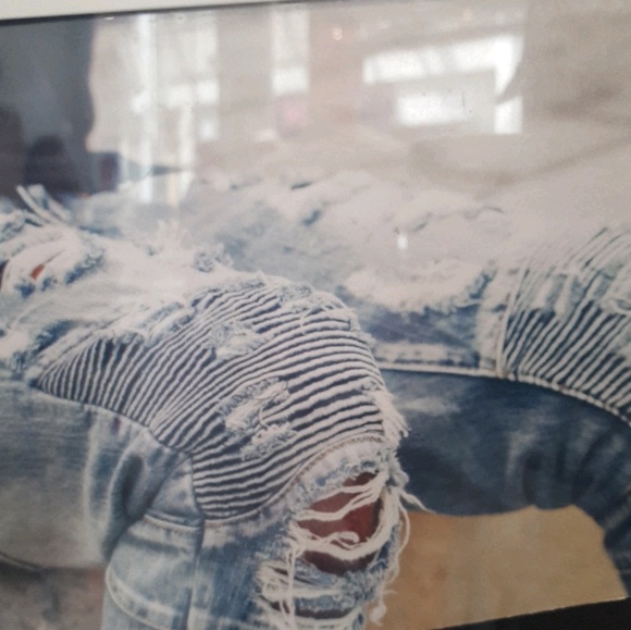 Profile Picture of James Gale (@jamesgale23) on Poshmark