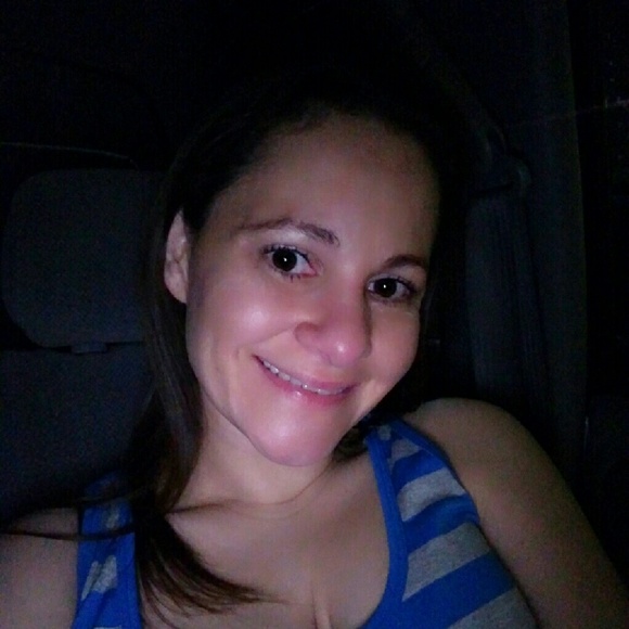 Profile Picture of Jenifer Gibson (@jeny2202) on Poshmark