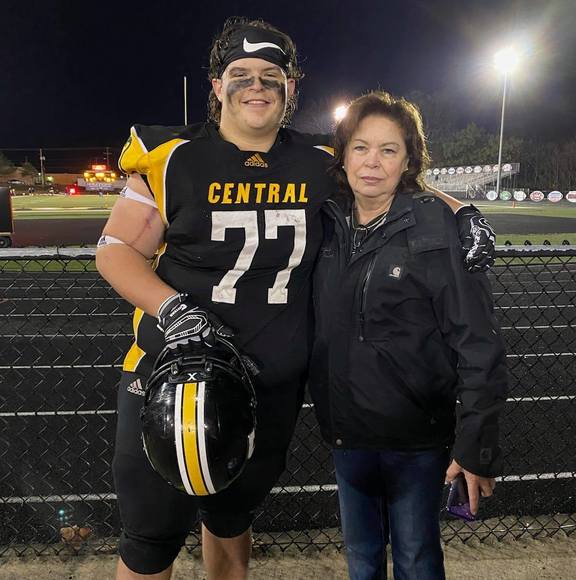 Profile Picture of Linda Thornsbury (@lindasoccermom) on Poshmark