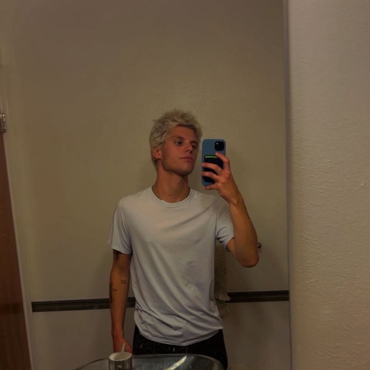 Profile Picture of drew (@drewvaliton) on Tiktok