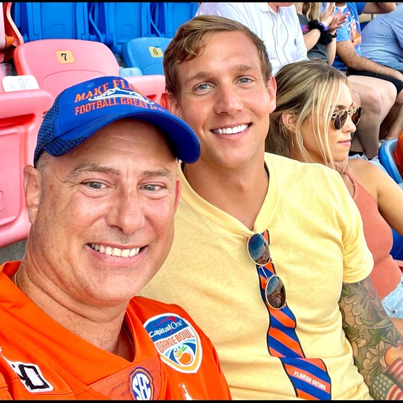 Profile Picture of Eric Alenius (@ealenius) on Poshmark