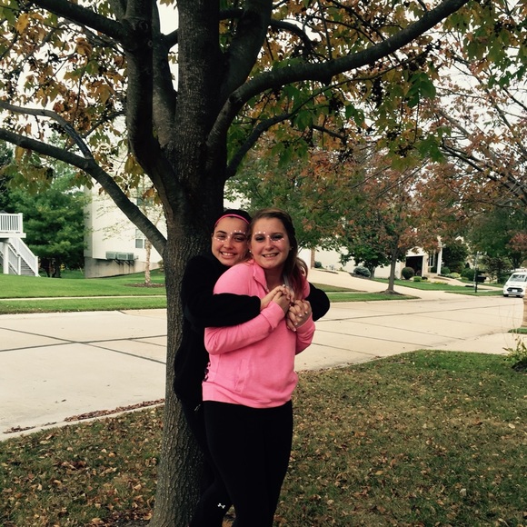 Profile Picture of Tahlor Boschert (@tboshh) on Poshmark