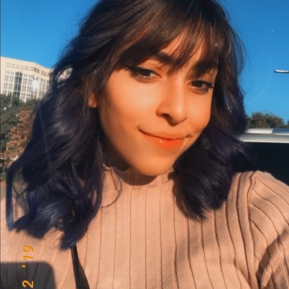 Profile Picture of Kimberly Tabora (@kim_kimm_) on Poshmark