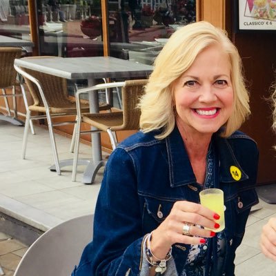 Profile Picture of Vicki Heath (@vickiheathlove) on Twitter