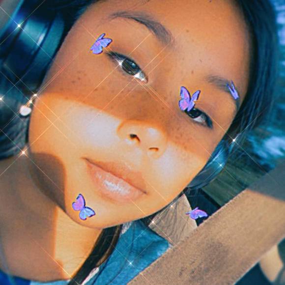 April Zapata - Poshmark Profile Picture of April Zapata (@aprilzapata119) on Poshmark