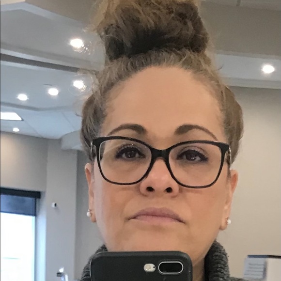 Profile Picture of Lourdes Lias (@gogaluli19) on Poshmark