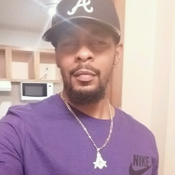 Profile Picture of Jimmy Foster (@jimbean09) on Poshmark