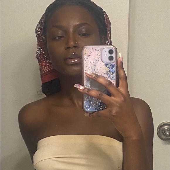 Profile Picture of Darnean Charleston (@darneanc) on Poshmark