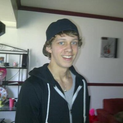 Profile Picture of Ronald Hughes (@RonaldHughes7) on Twitter