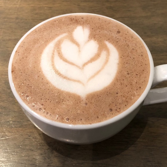 Profile Picture of Amy Hull (@ggirl2013) on Poshmark