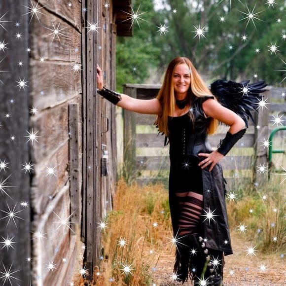 Profile Picture of Amanda Ringley (@sprinkify) on Poshmark