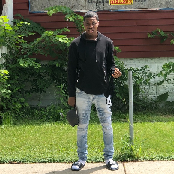 Profile Picture of Giovanni Pearson (@giovannipearson) on Poshmark